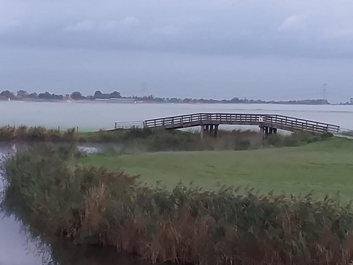 ザーンダム Huisje Aan Het Water, Omgeving Amsterdamヴィラ エクステリア 写真